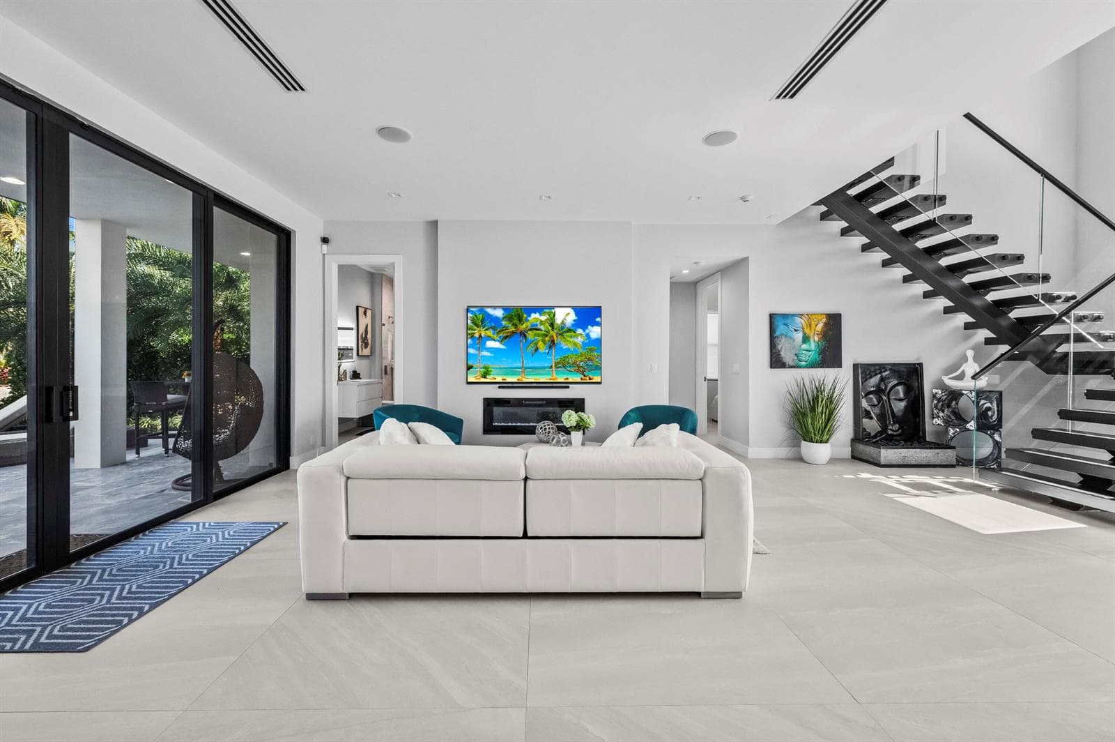 07 Living Room 02