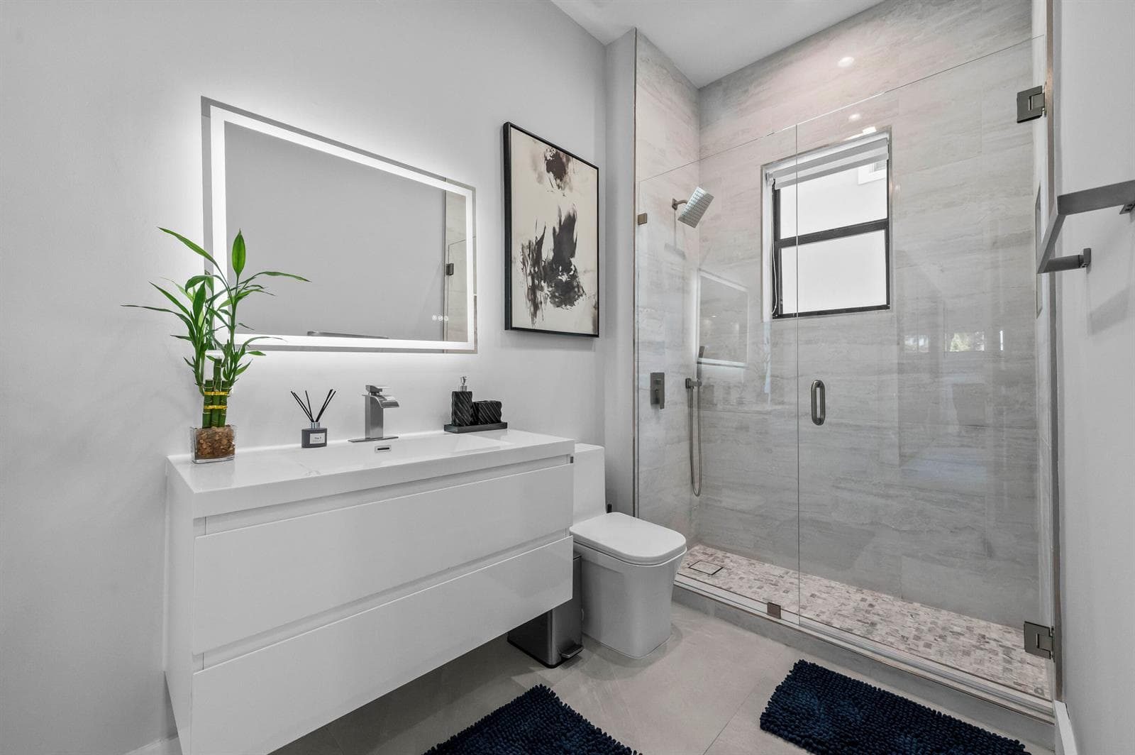 24 Bathroom 01