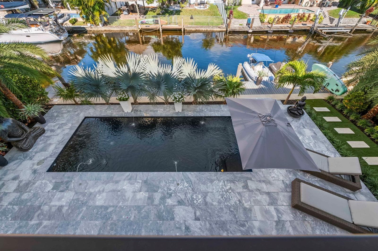 49 Swimming Pool 01