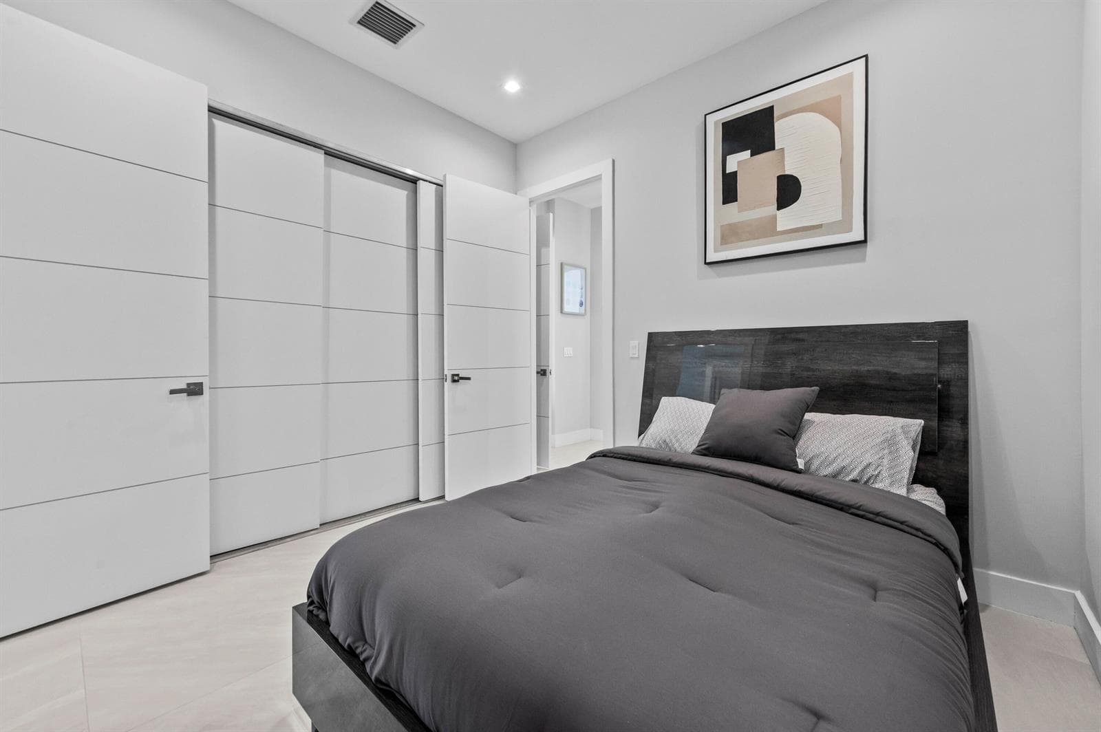 23 Bedroom 03