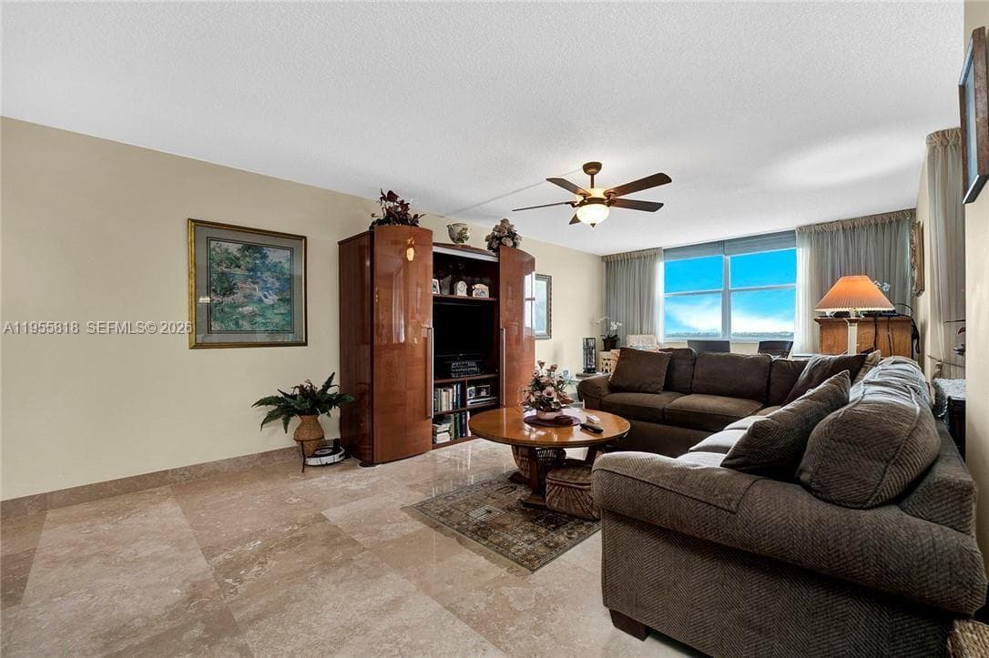TRAFALGAR TOWERS CONDOMIN · #1004 in Hollywood - Photo 8