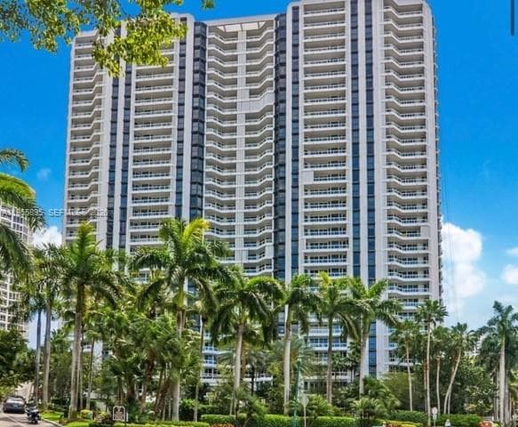 NORTH TOWER AT THE POINT · #507 in Aventura - Photo 5