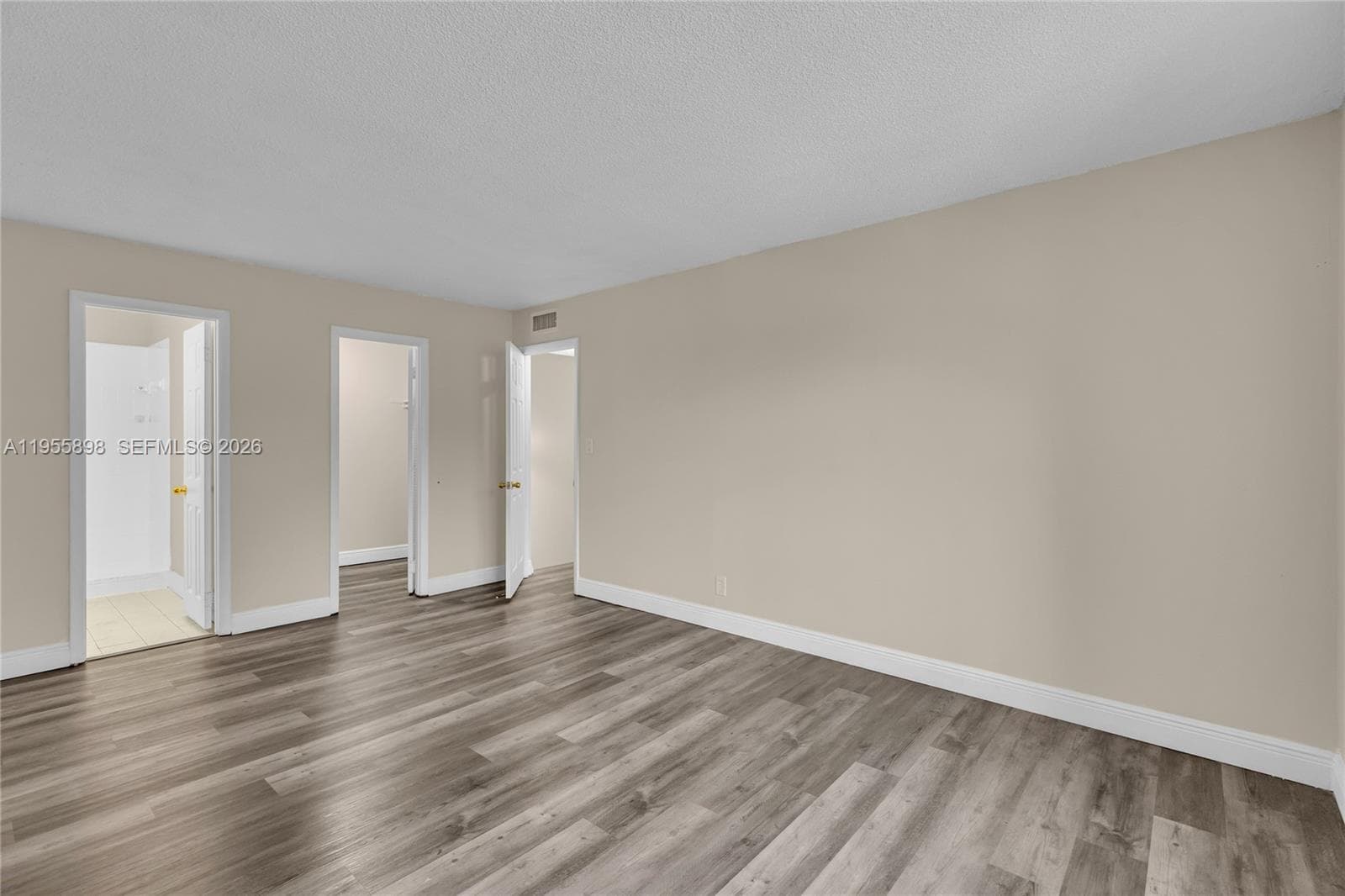 VENETIAN GARDENS · #T206 in Hialeah - Photo 11