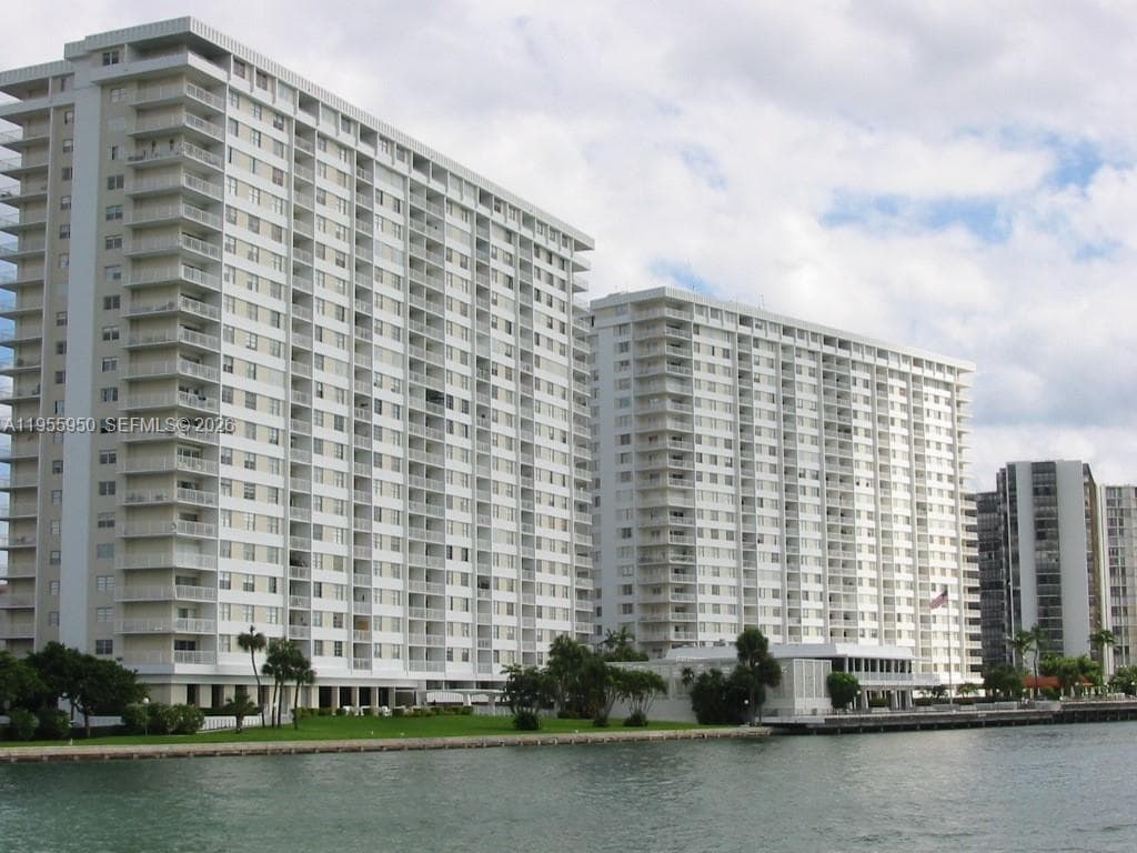 ARLEN HOUSE CONDO · #1912 in Sunny Isles Beach - Photo 1