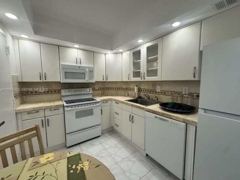ARLEN HOUSE CONDO · #1912 in Sunny Isles Beach - Photo 9