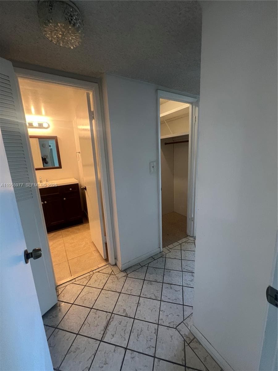 Admirals Port Condo · #405W in Aventura - Photo 7