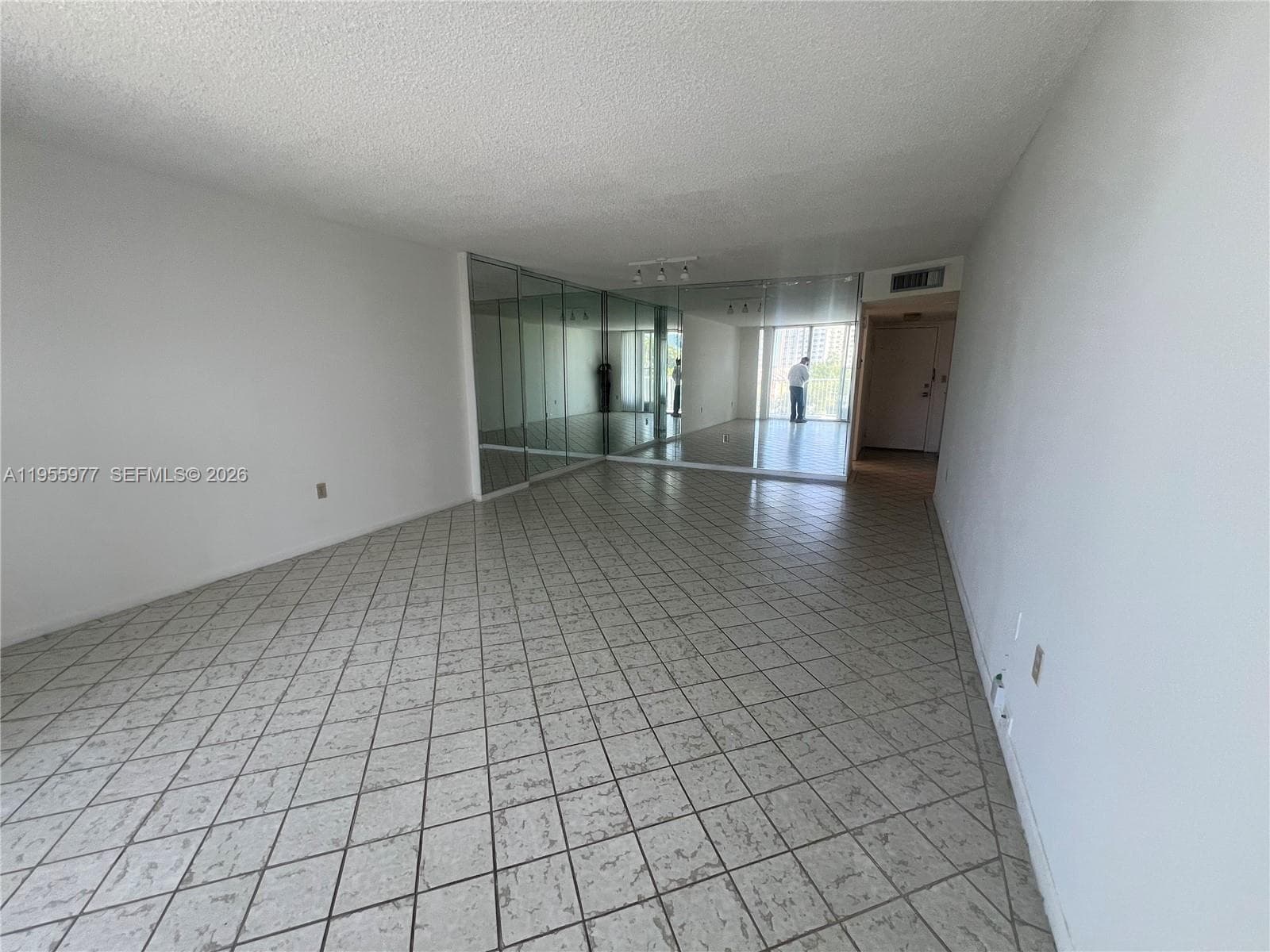 Admirals Port Condo · #405W in Aventura - Photo 3