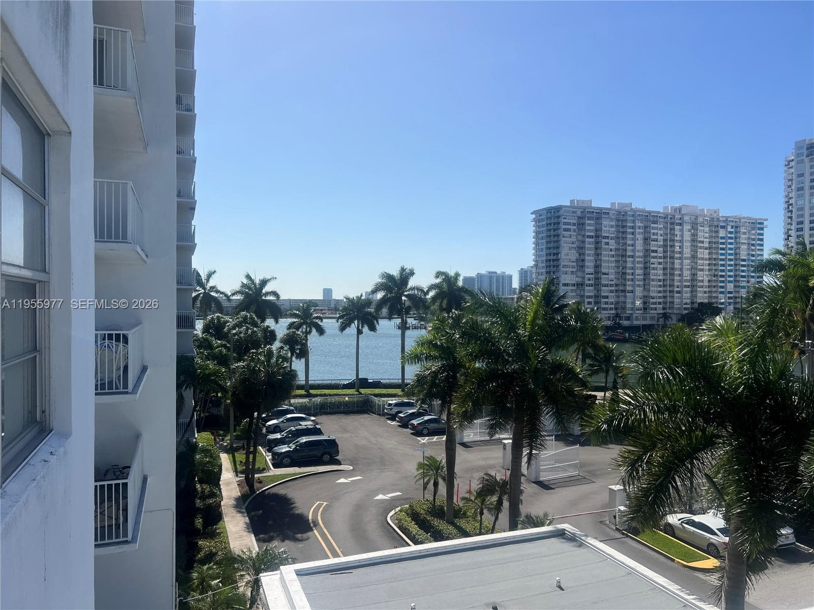 Admirals Port Condo · #405W in Aventura - Photo 5
