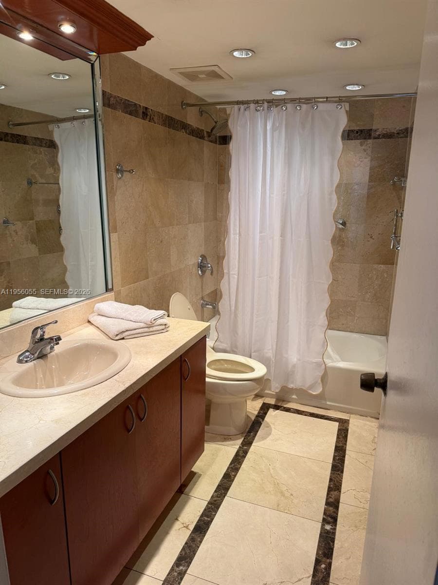 THE CARRIAGE HOUSE CONDO · #107 in Miami Beach - Photo 9