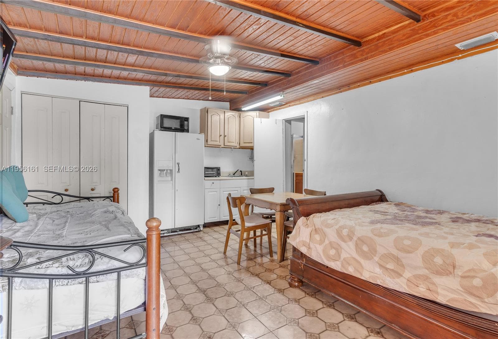 18670 Belview Dr photo 20