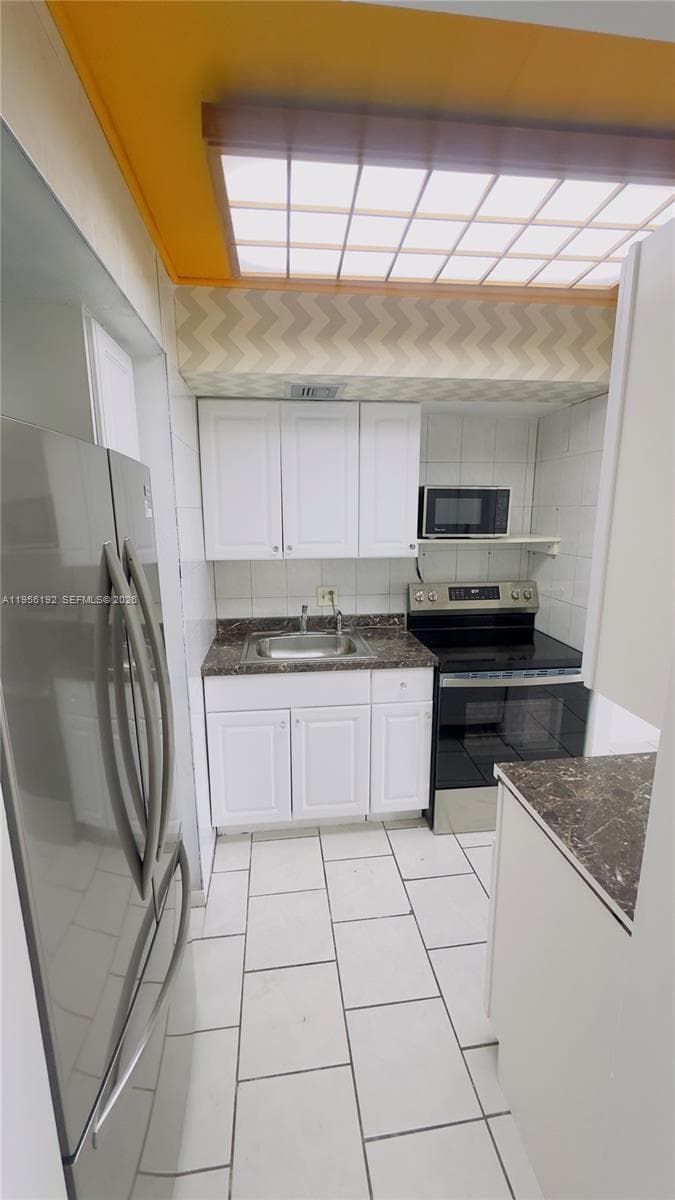 STRATFORD HOUSE CONDO · #207 in North Miami Beach - Photo 9