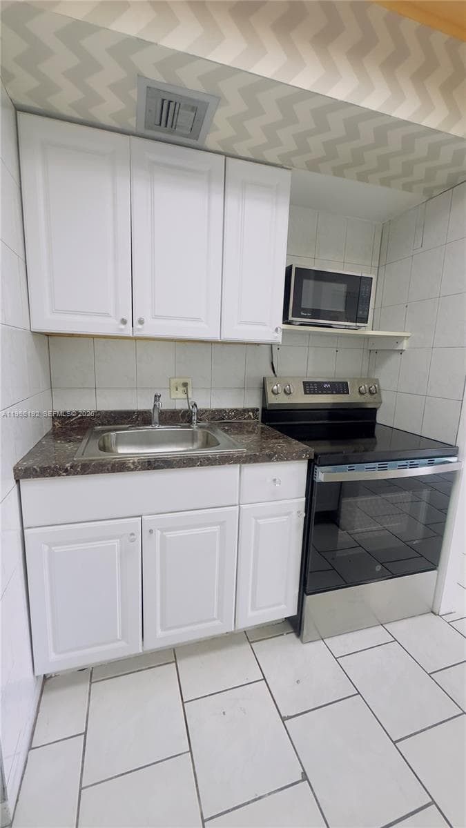 STRATFORD HOUSE CONDO · #207 in North Miami Beach - Photo 8