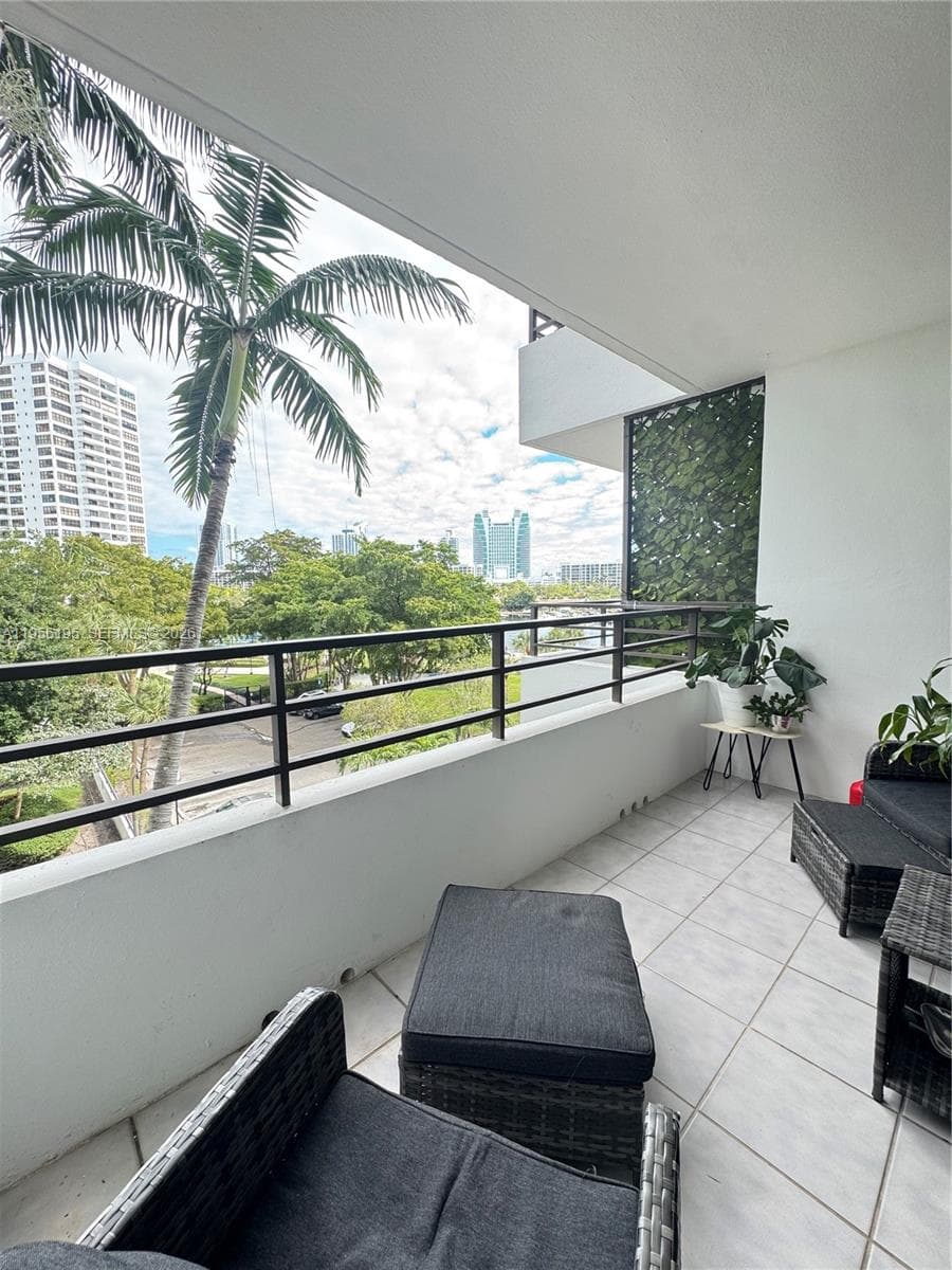 OLYMPUS CONDO PHASE · #119 in Hallandale Beach - Photo 12