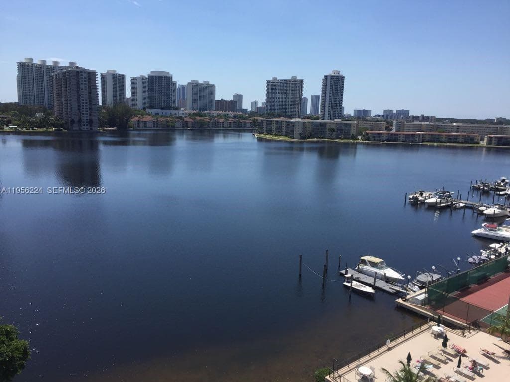 COMMODORE PLAZA CONDO · #912 in Aventura - Photo 2