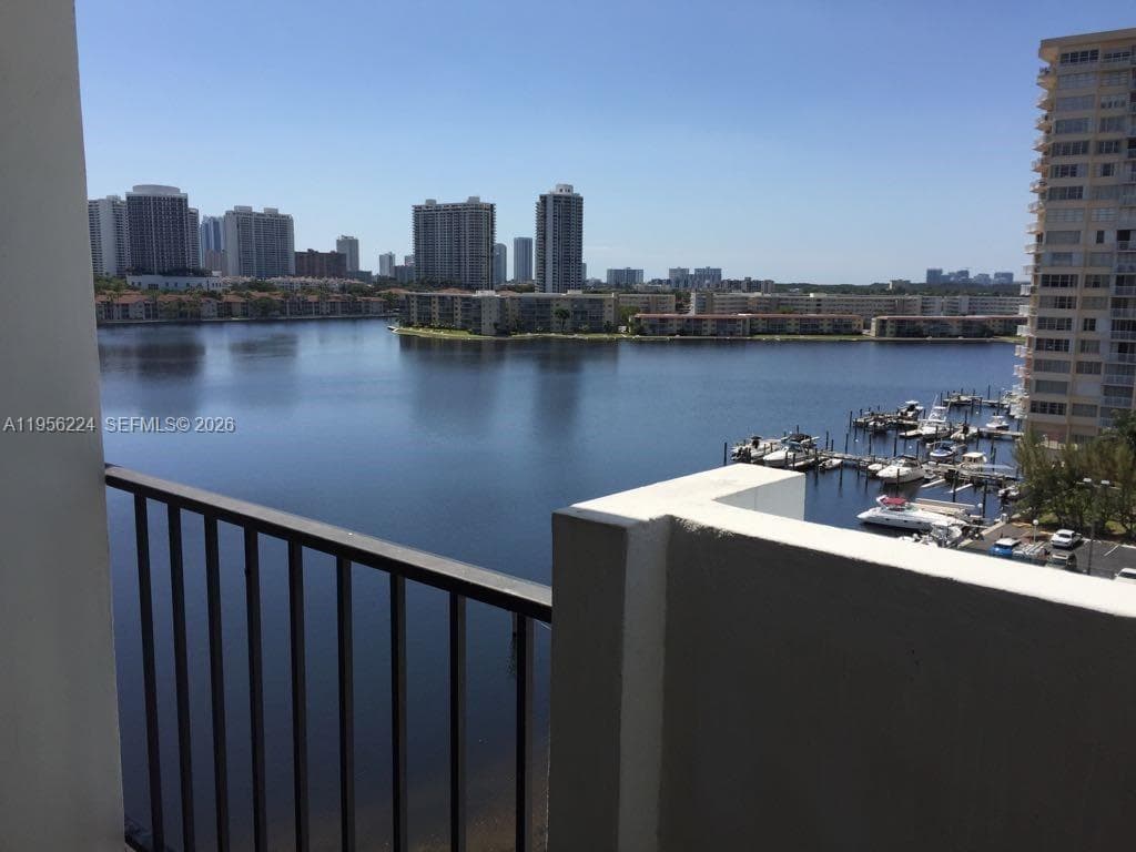 COMMODORE PLAZA CONDO · #912 in Aventura - Photo 15