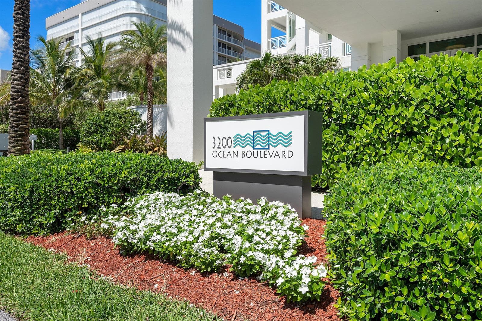 003-3200SouthOceanBoulevard-201-Highland