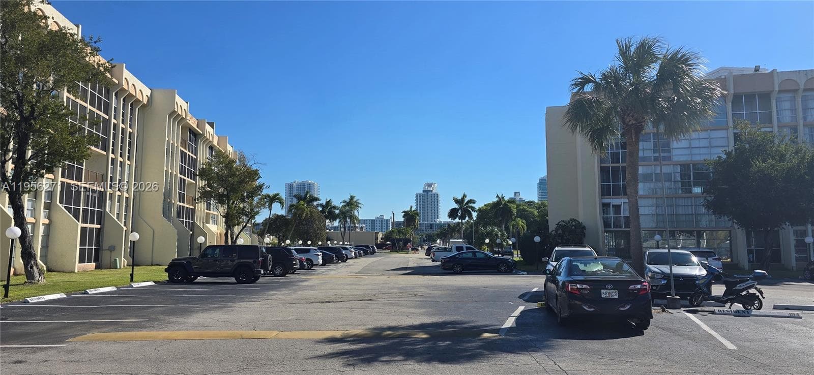 Desoto Park · #107 in Hallandale Beach - Photo 36