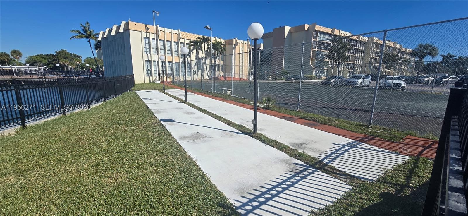 Desoto Park · #107 in Hallandale Beach - Photo 40