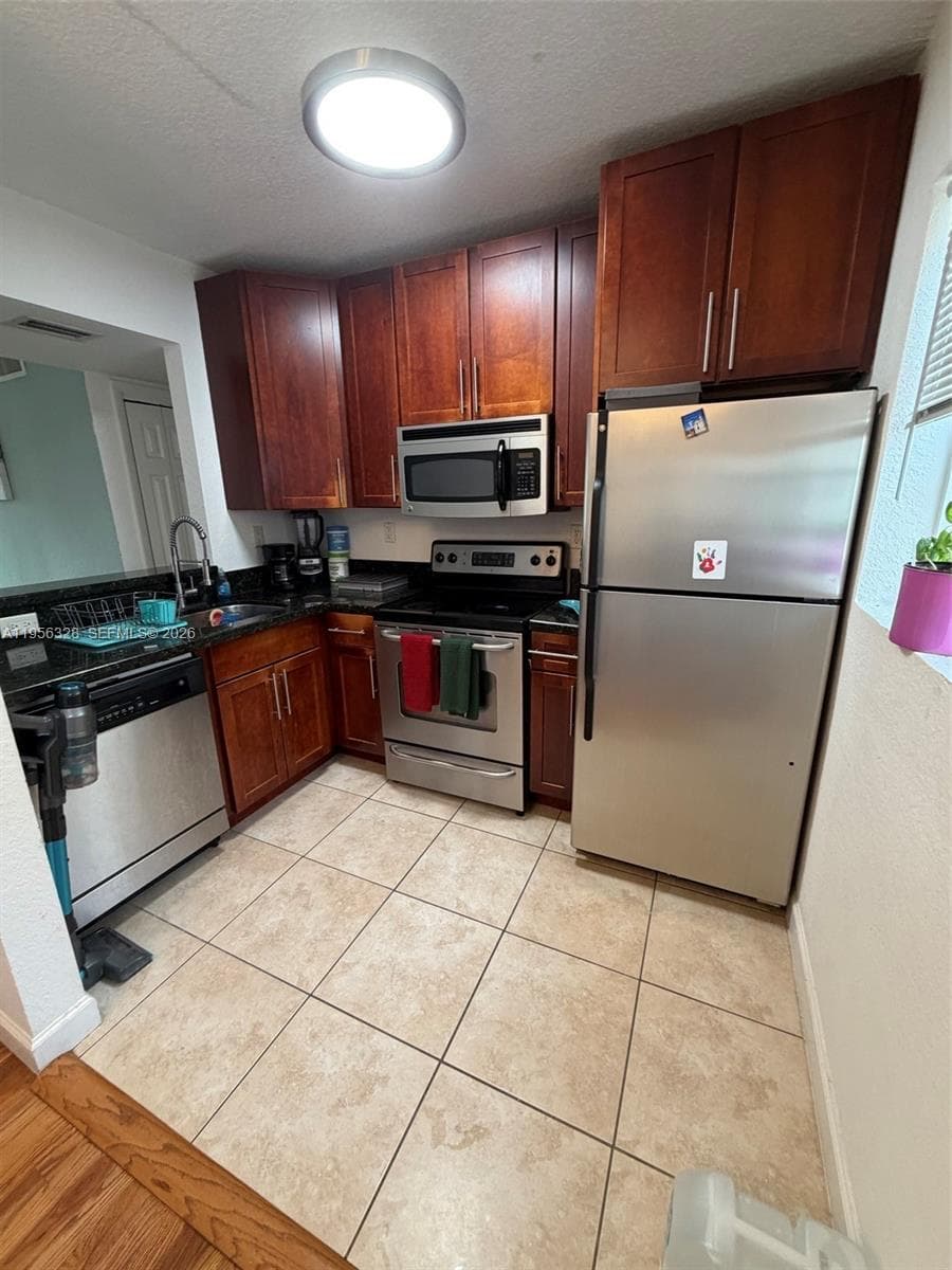 RITZ ROYAL PALM CONDO · #3 in Miami Beach - Photo 5