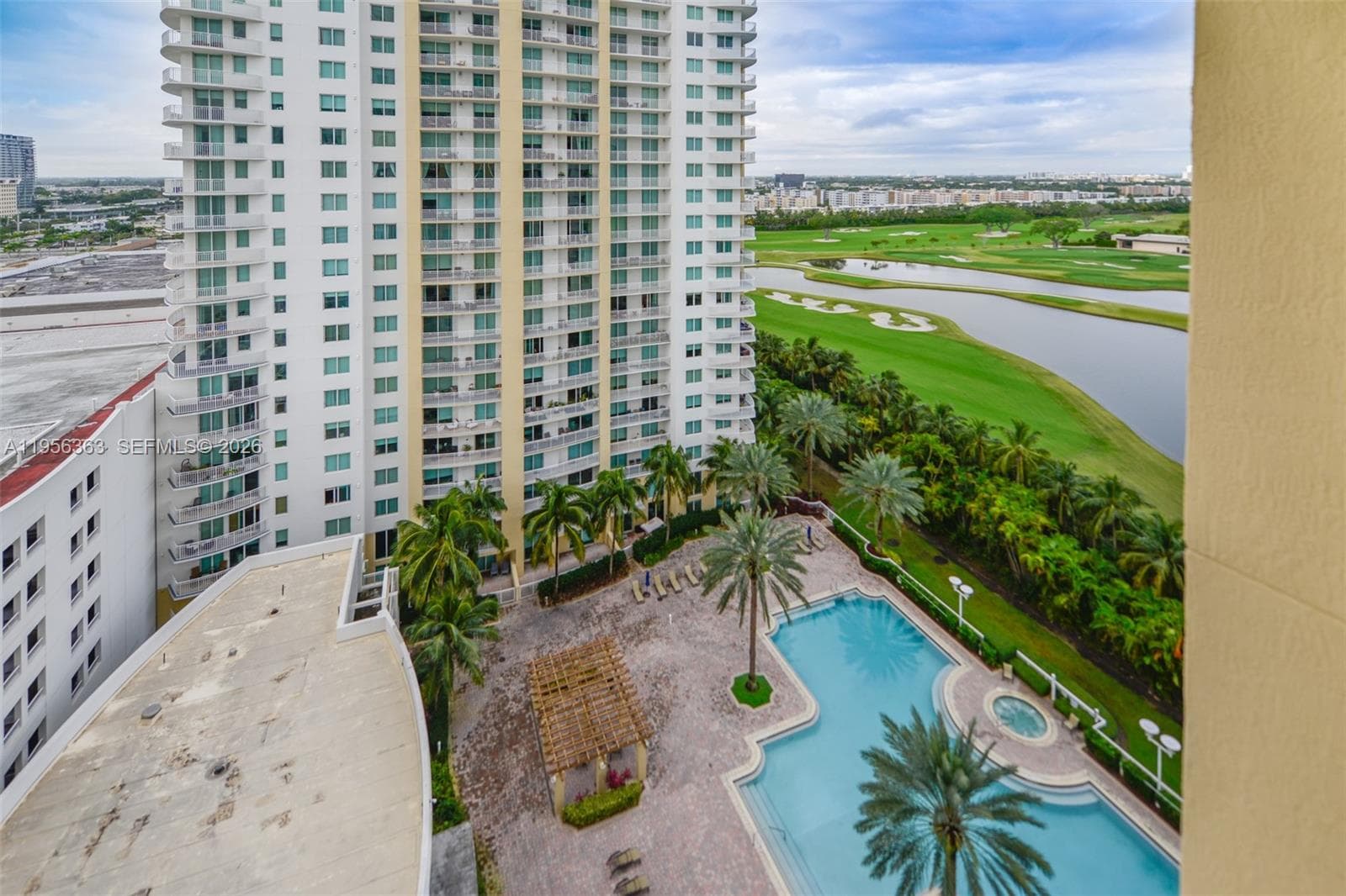 DUO CONDOMINIUM EAST · #1408E in Hallandale Beach - Photo 3