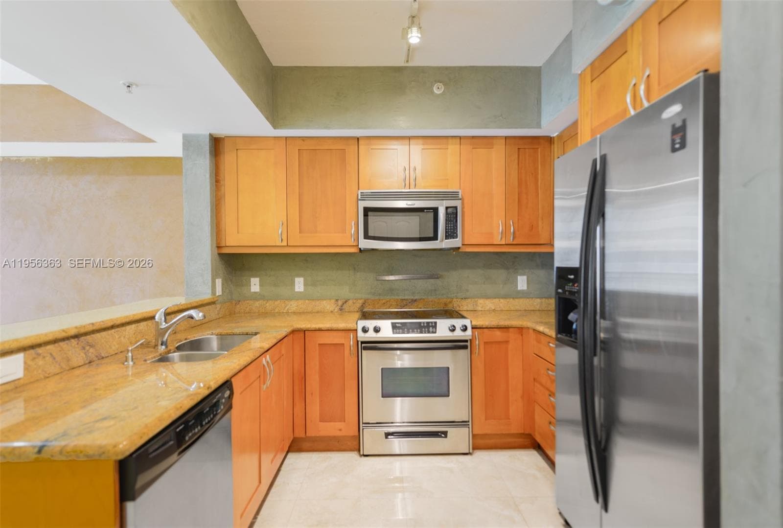DUO CONDOMINIUM EAST · #1408E in Hallandale Beach - Photo 9