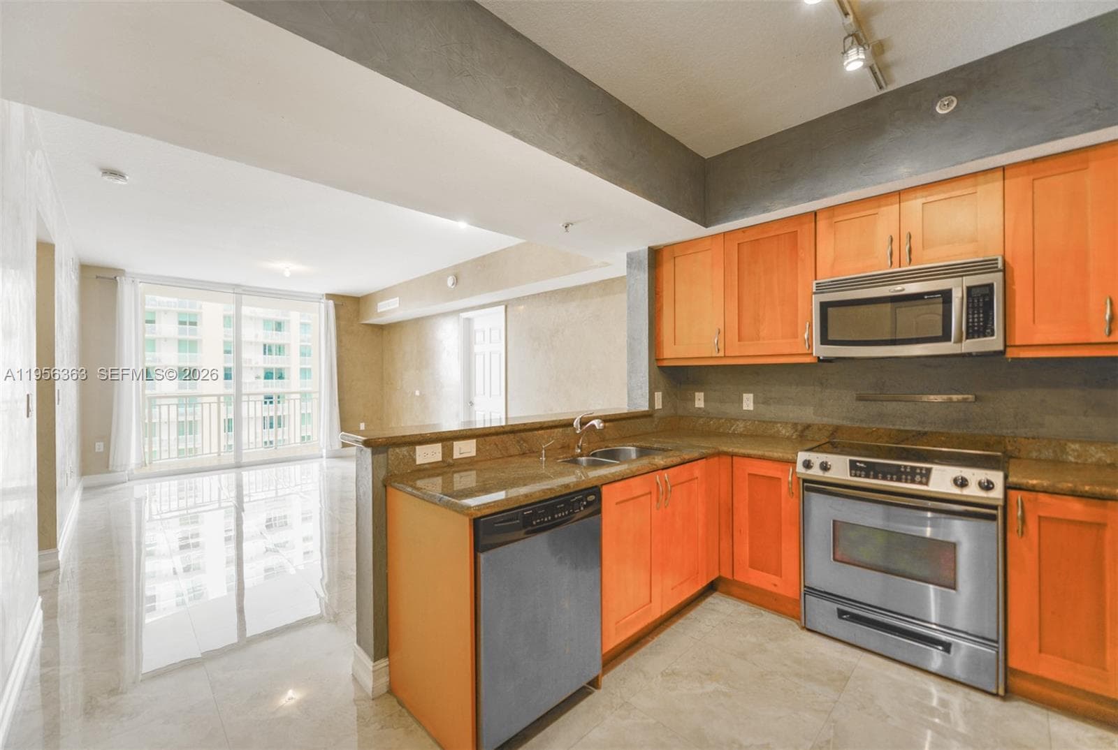 DUO CONDOMINIUM EAST · #1408E in Hallandale Beach - Photo 10