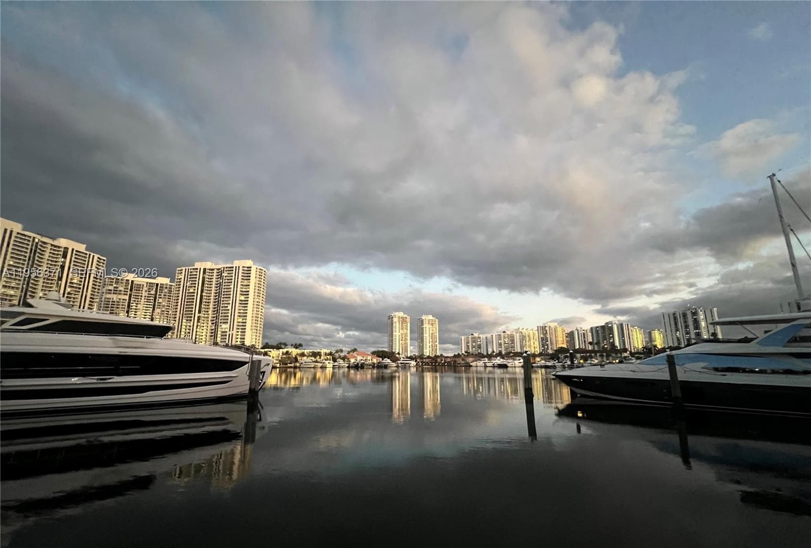 HARBORSIDE AT THE WATERWA · #609 in Aventura - Photo 43