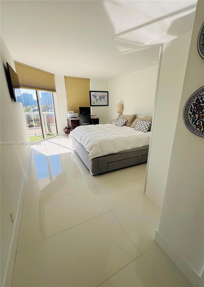 HARBORSIDE AT THE WATERWA · #609 in Aventura - Photo 5