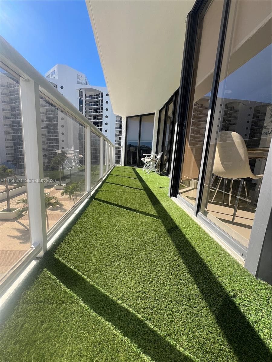 HARBORSIDE AT THE WATERWA · #609 in Aventura - Photo 38