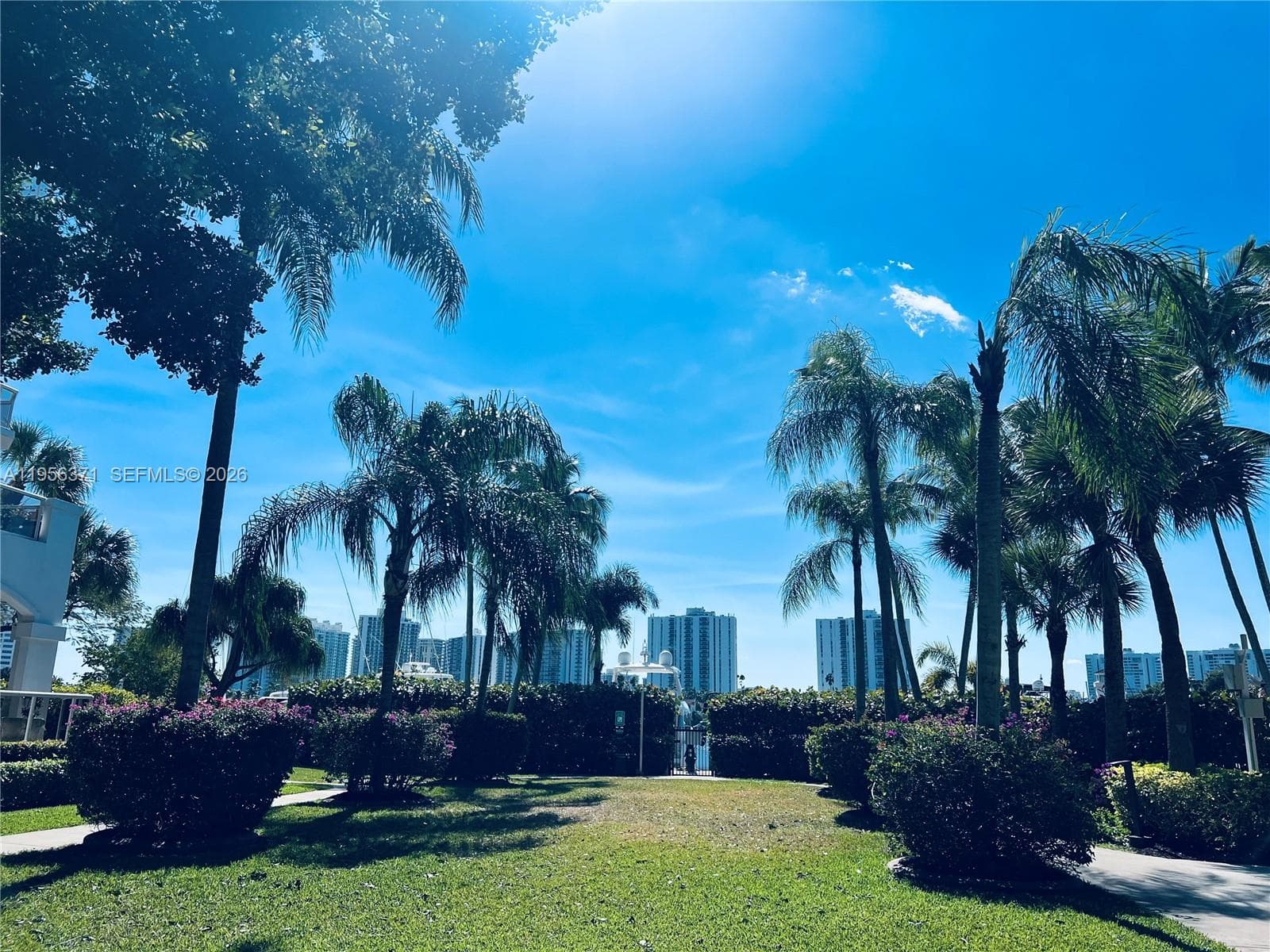 HARBORSIDE AT THE WATERWA · #609 in Aventura - Photo 49