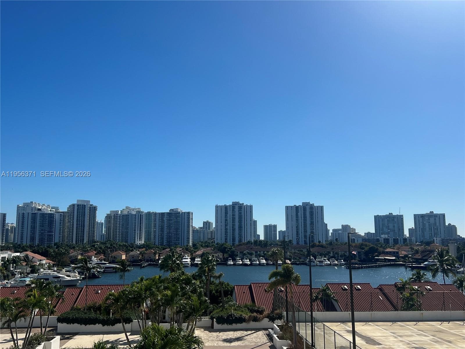 HARBORSIDE AT THE WATERWA · #609 in Aventura - Photo 41