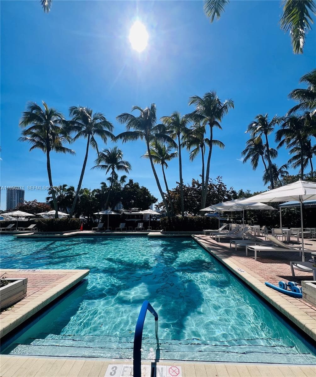HARBORSIDE AT THE WATERWA · #609 in Aventura - Photo 51
