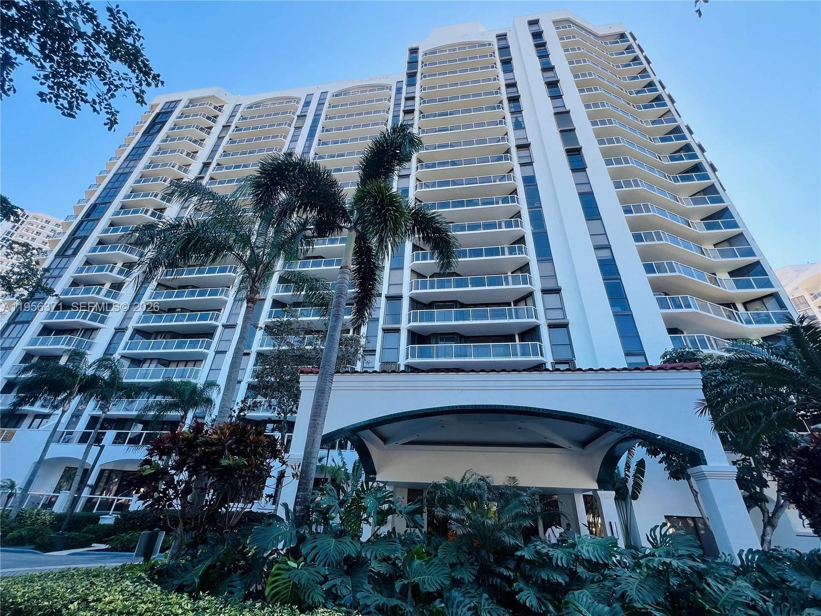 HARBORSIDE AT THE WATERWA · #609 in Aventura - Photo 59