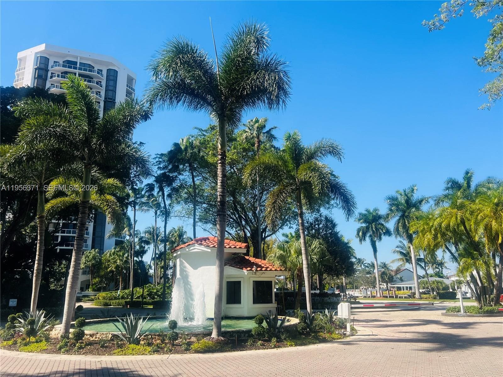 HARBORSIDE AT THE WATERWA · #609 in Aventura - Photo 58
