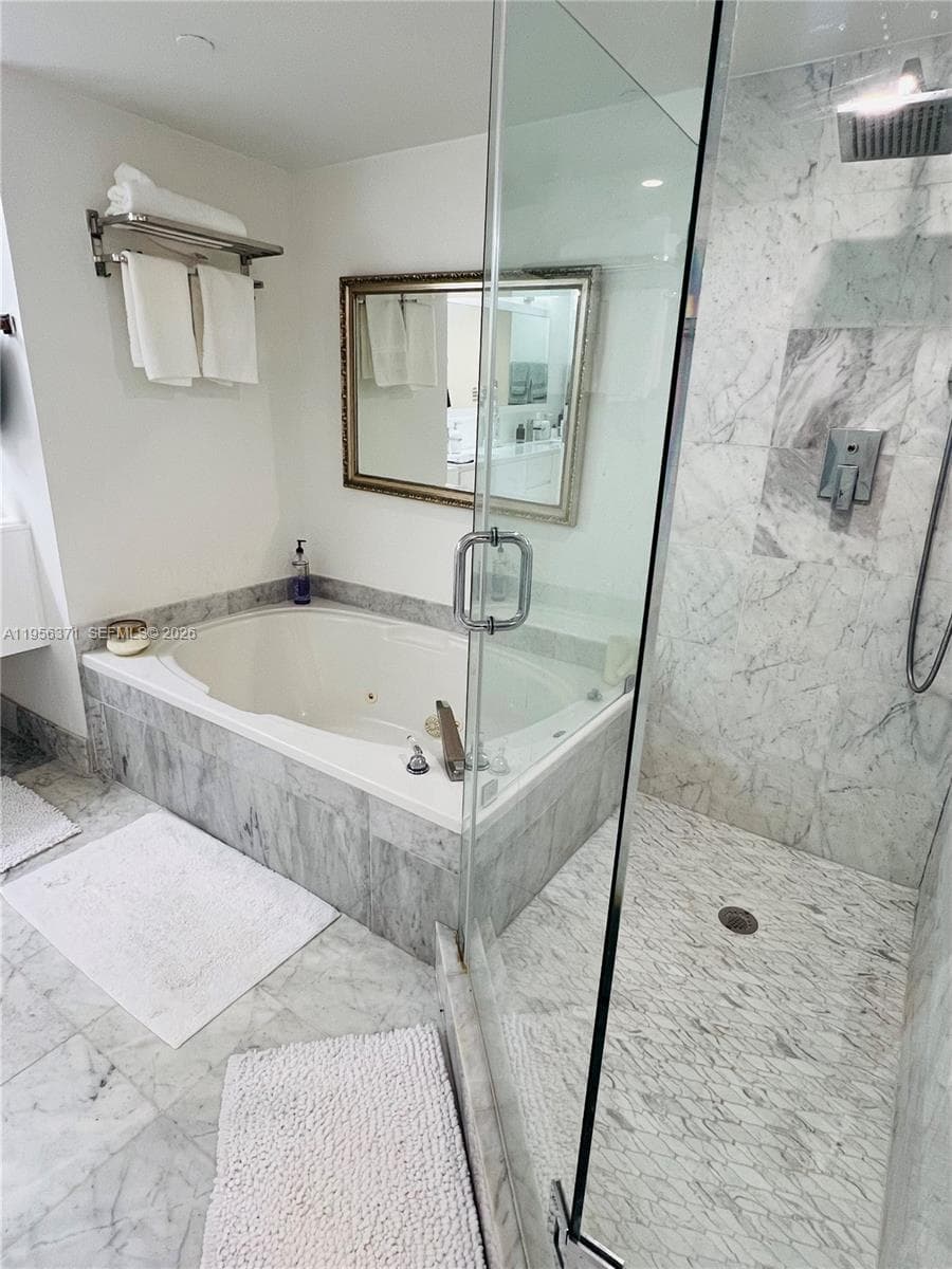 HARBORSIDE AT THE WATERWA · #609 in Aventura - Photo 11