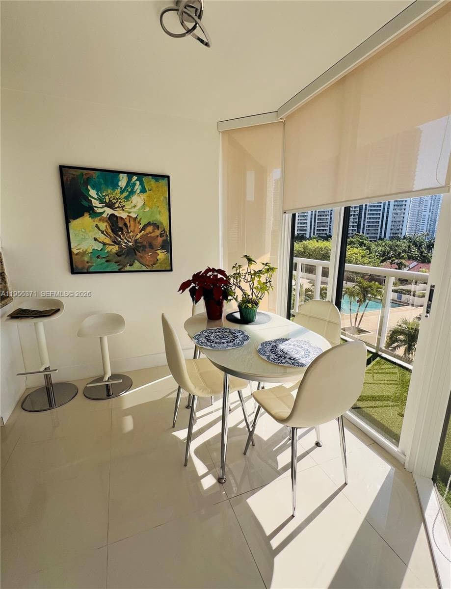 HARBORSIDE AT THE WATERWA · #609 in Aventura - Photo 19