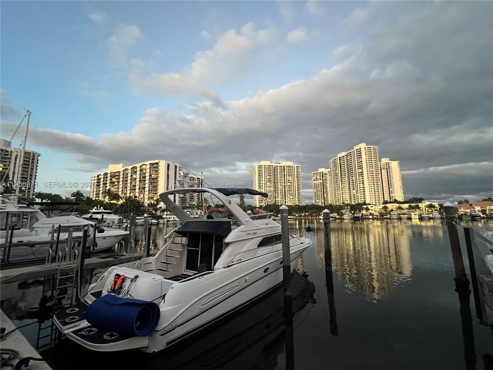 HARBORSIDE AT THE WATERWA · #609 in Aventura - Photo 44