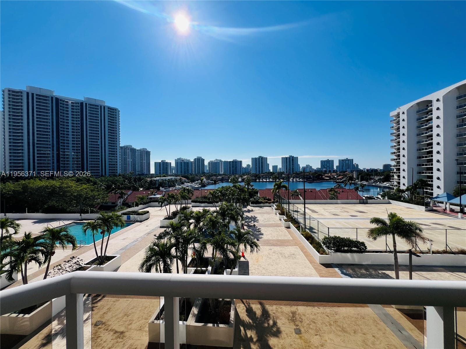 HARBORSIDE AT THE WATERWA · #609 in Aventura - Photo 39