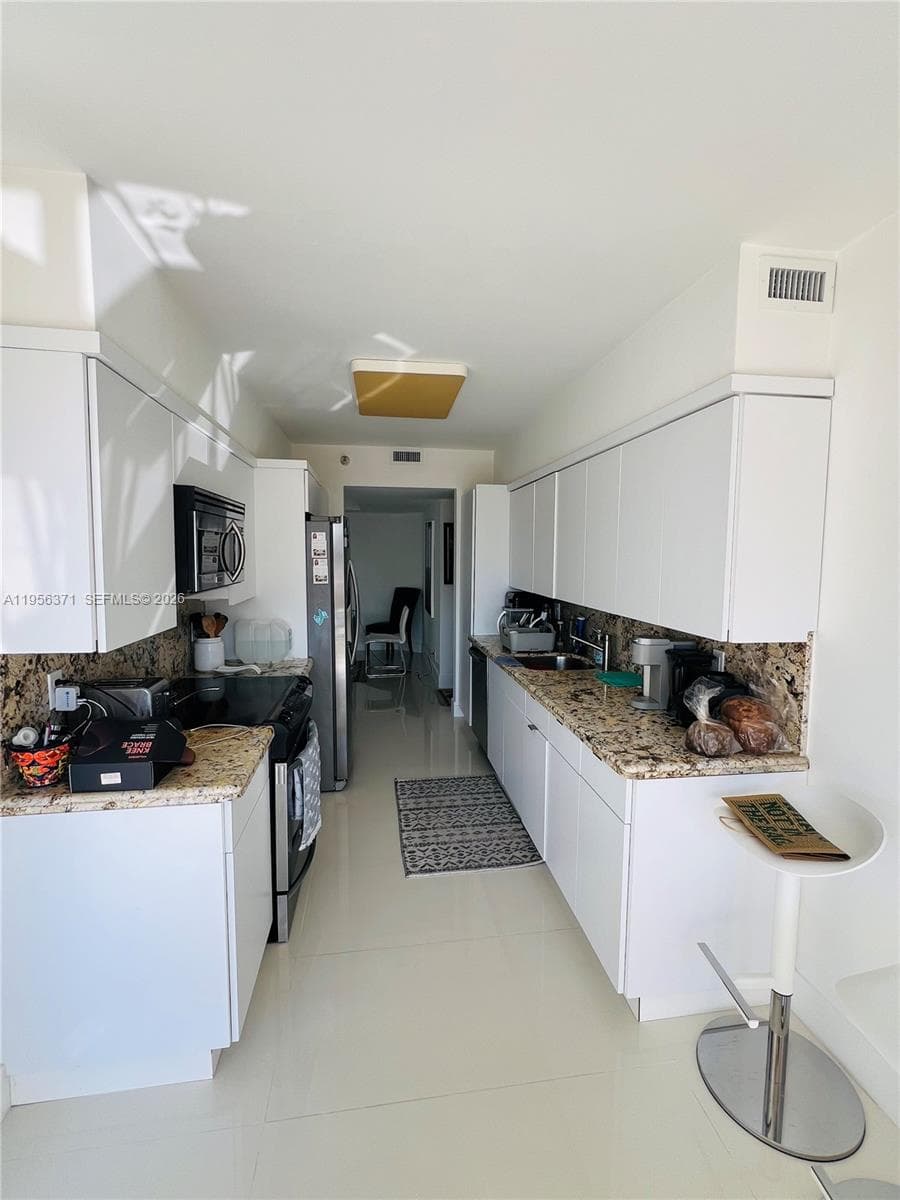 HARBORSIDE AT THE WATERWA · #609 in Aventura - Photo 21