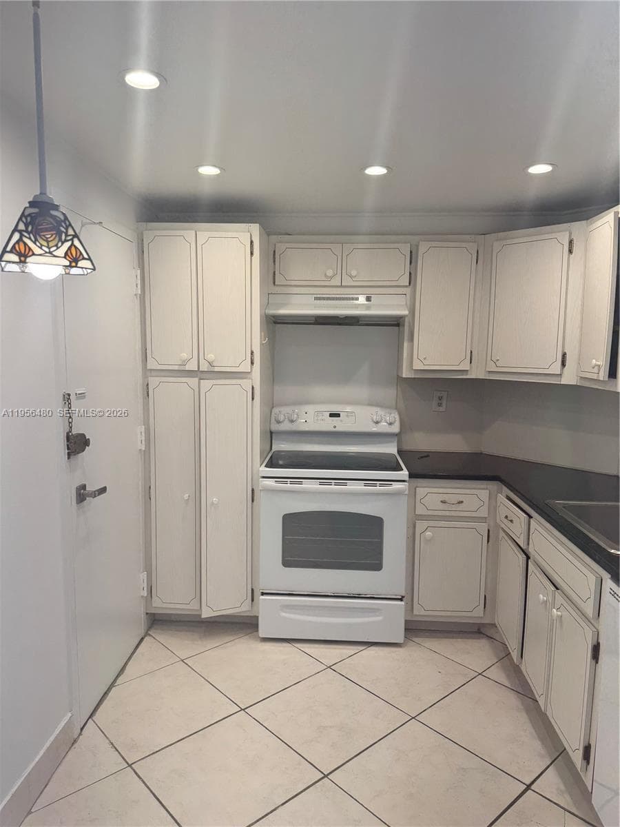 Arlen House · #501 in Sunny Isles Beach - Photo 3