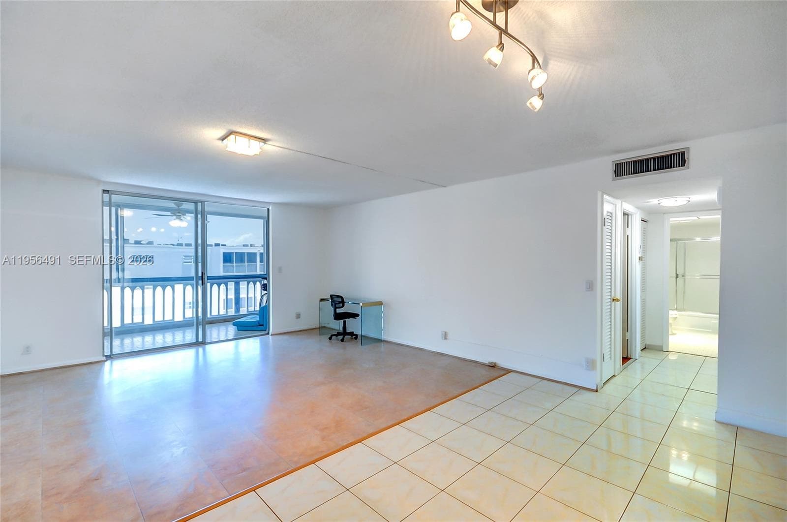 MEADOWBROOK TOWERS CONDO · #702 in Hallandale Beach - Photo 1