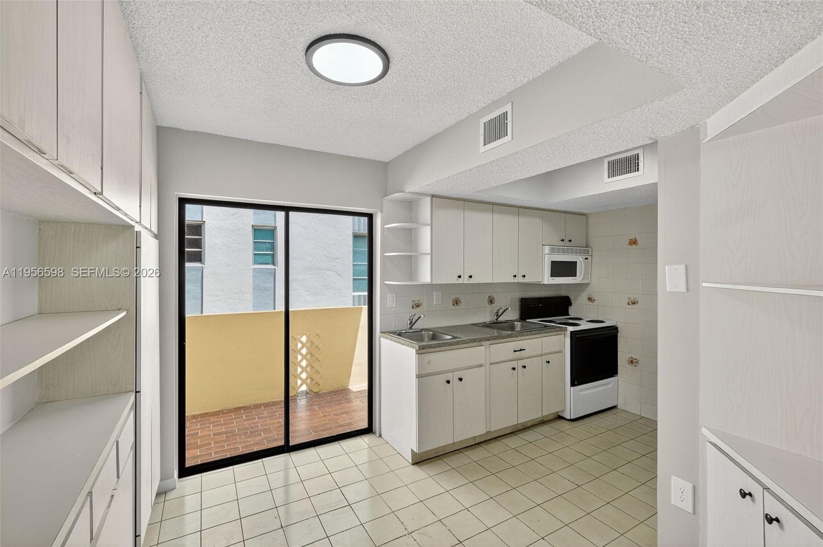 Ocean View Plaza · #501 in Miami Beach - Photo 13