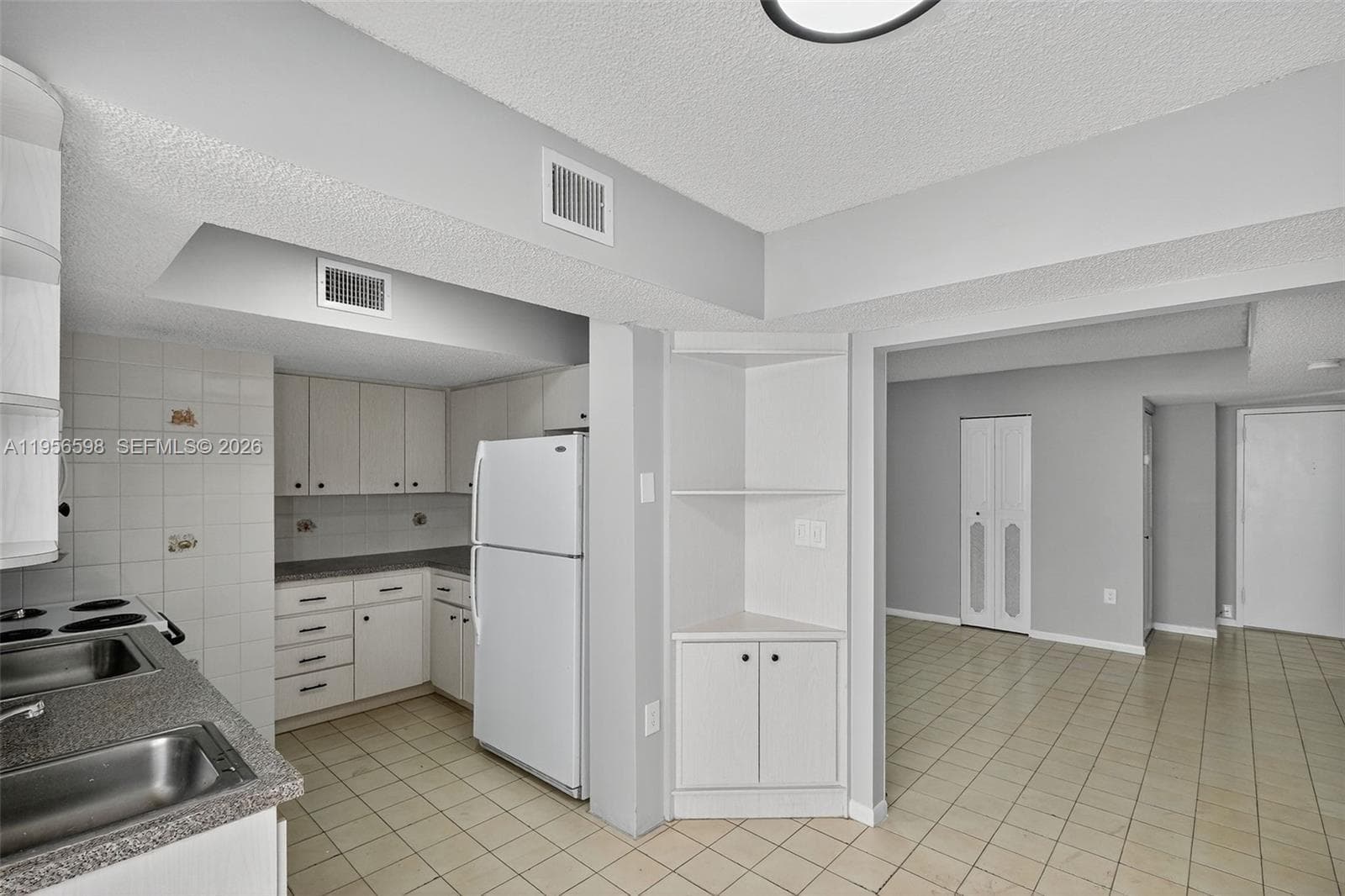 Ocean View Plaza · #501 in Miami Beach - Photo 17