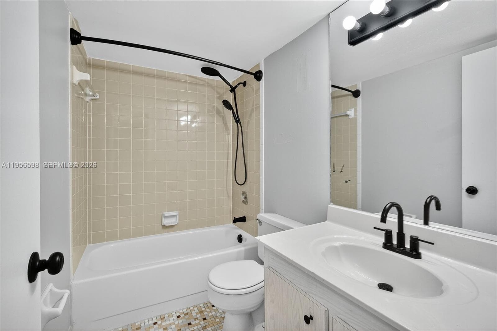 Ocean View Plaza · #501 in Miami Beach - Photo 20