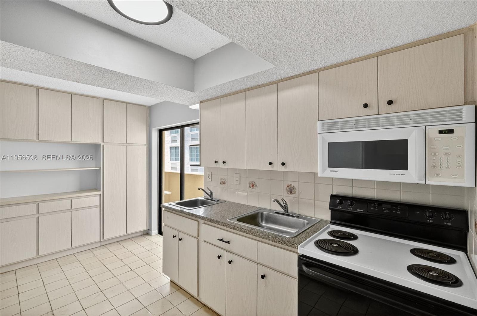 Ocean View Plaza · #501 in Miami Beach - Photo 15