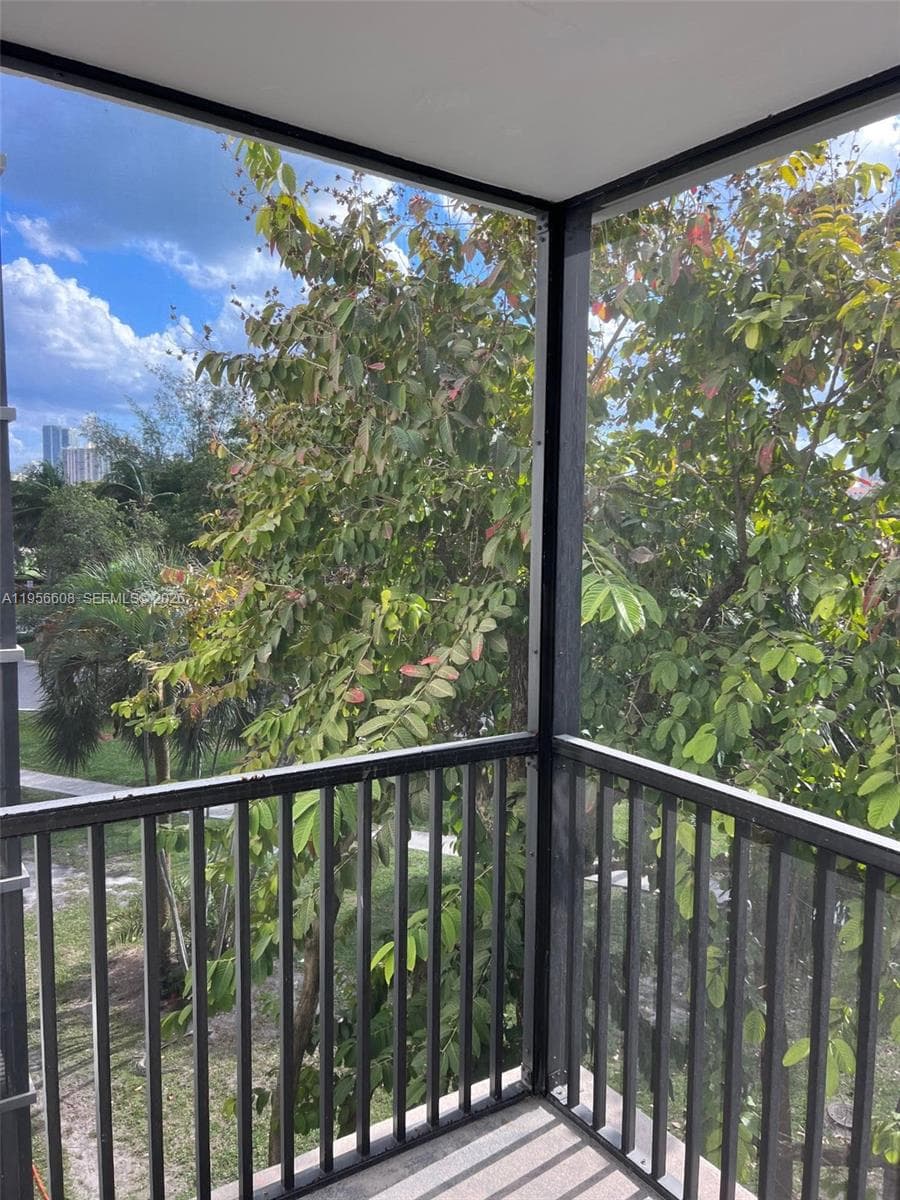 BRAVURA I CONDO · #407 in Aventura - Photo 2