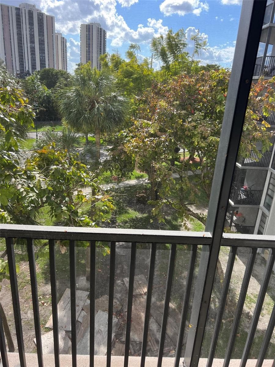 BRAVURA I CONDO · #407 in Aventura - Photo 3