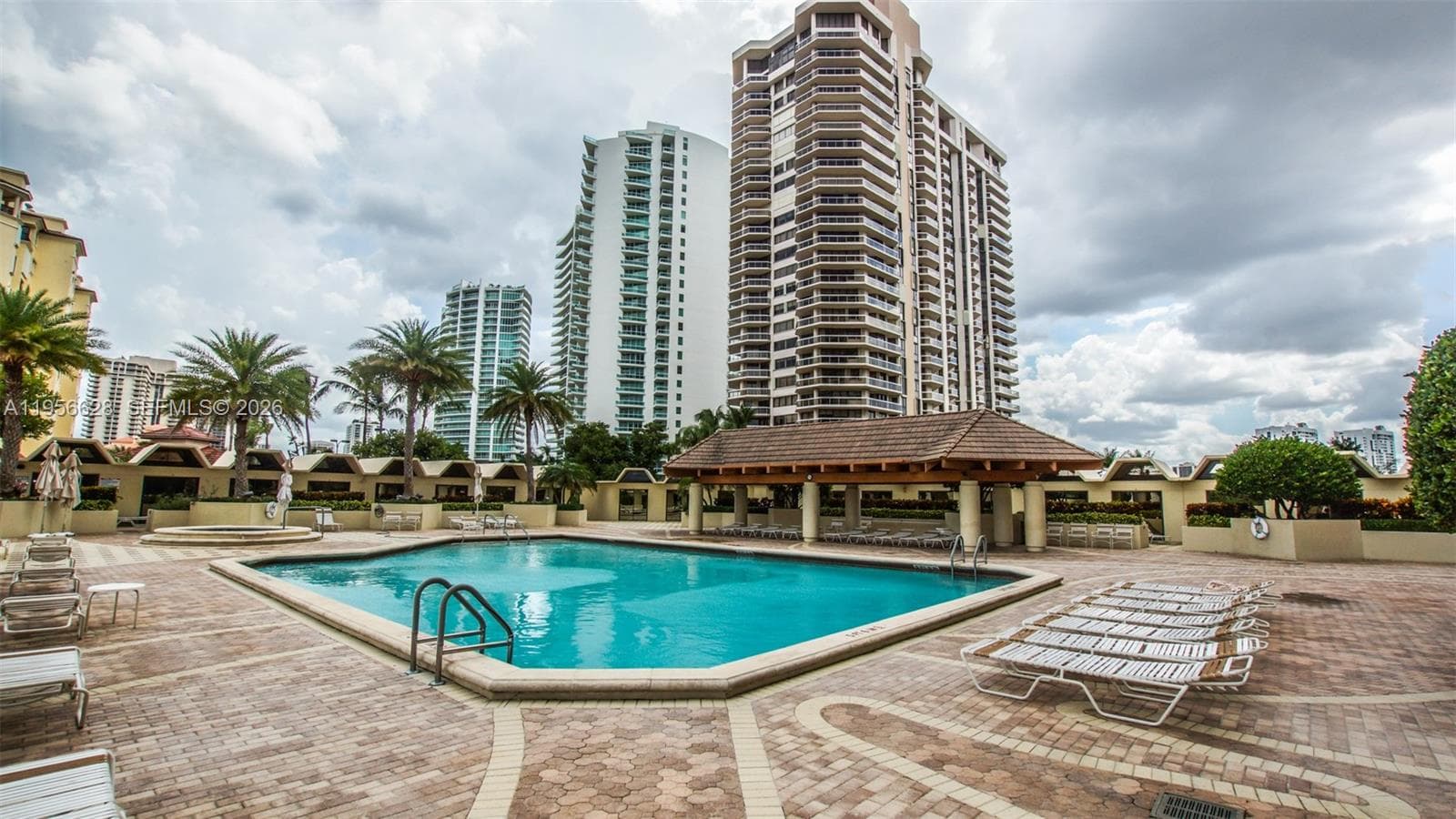 TERRACES NORTH TURNBERRY · #901 in Aventura - Photo 26