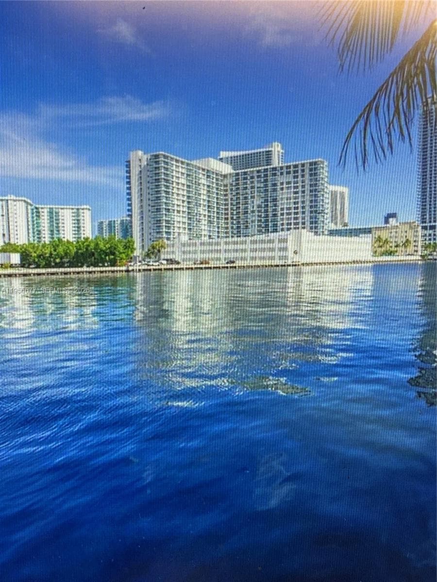 LESLIE condo · #225 in Hallandale Beach - Photo 14