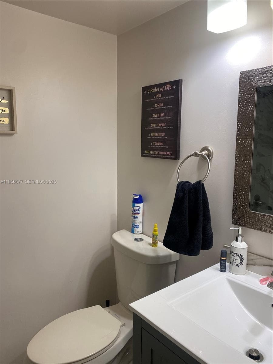 LESLIE condo · #225 in Hallandale Beach - Photo 11